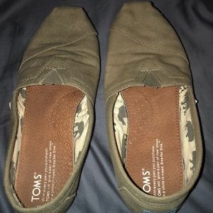 Olive Green Toms